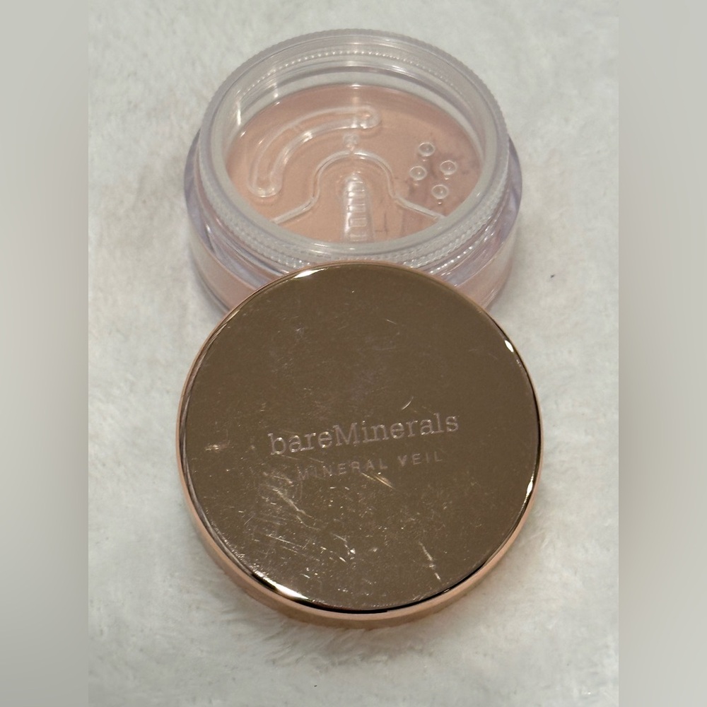 bareMinerals Brightening Pearl Perfect Light mineral veil